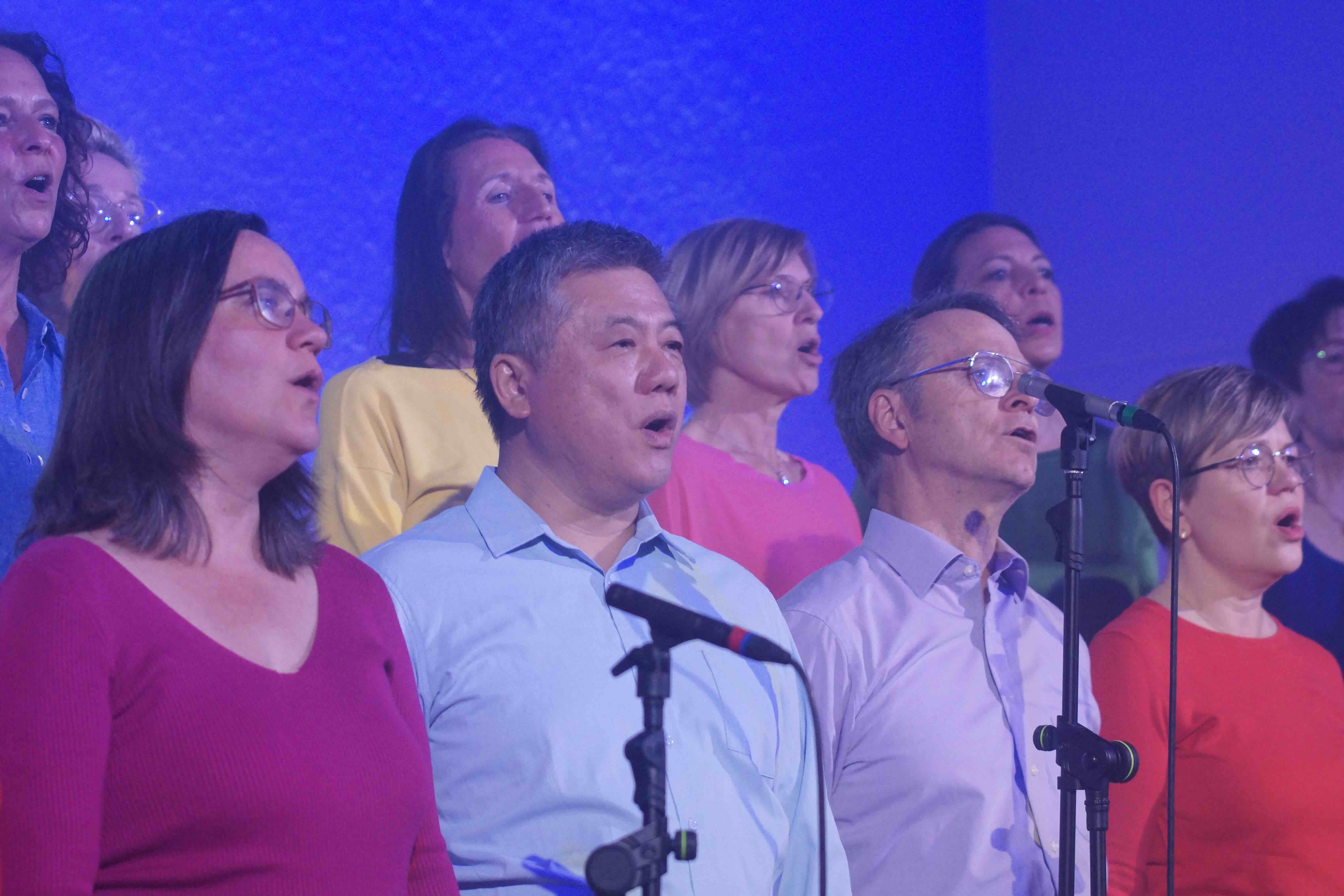 Rainbow Gospelchor beim Singen